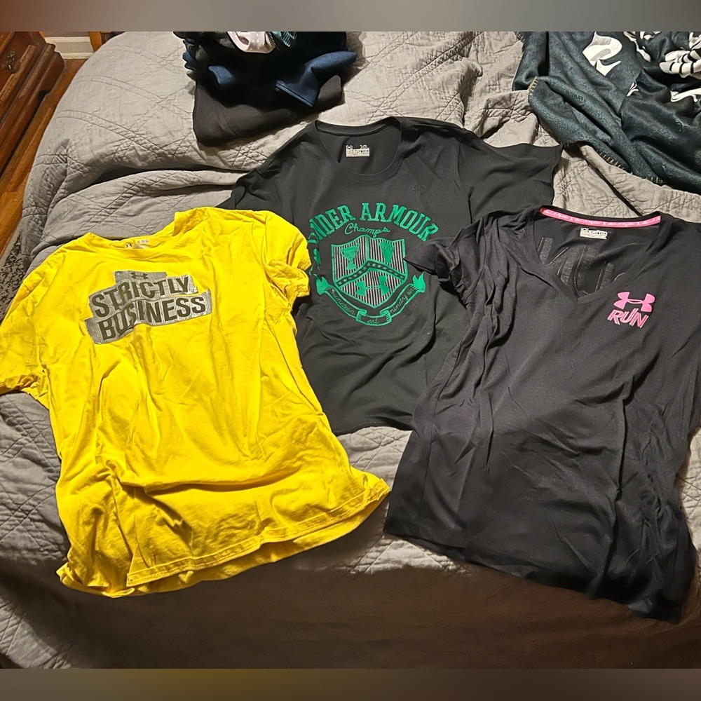 Womens Under Armour shirts XL